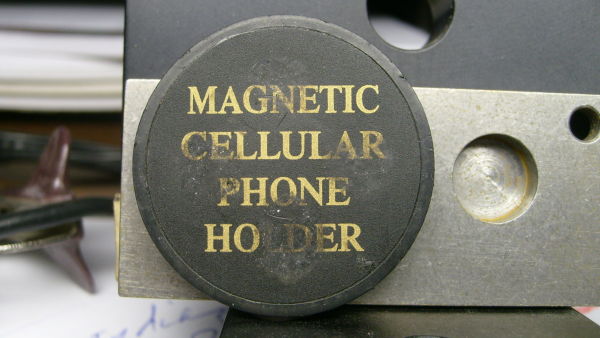 2000-P-Sacagawea-Dollar-With-Magnetic-Reaction.